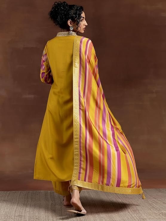 Libas Women's Silk Blend Kurta Set